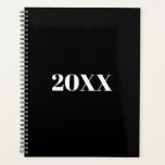 Agenda Personalidade minimalista da tipografia moderna br<br><div class="desc">Planeador elegante simples e personalizado de tipografia moderna,  preto e branco,  minimalista. Texto serif branco personalizado,  fundo plano sólido preto. Você pode personalizá-lo com seu nome,  iniciais,  ano,  etc ou simplesmente excluir o texto,  e deixar a cor preta sólida.</div>