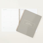 Agenda Planeador Mínimo 2022 da Trendy Modern Sandstone<br><div class="desc">Limpo e simples,  este elegante planejador de 2022 está numa moderna cor de arenito de tendência. Adicione facilmente o seu nome de escolha</div>