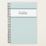 Agenda Planeador Mínimo e Preto Azul Pálido e Branco<br><div class="desc">Simples e mínimo em sua estética, esse planejador personalizado azul-céu mole se sente limpo e organizado com seus gráficos poupados em preto e branco fresco. O texto personalizado permite controlar o rótulo, adicionar um ano, um nome, um assunto escolar e até mesmo informações de contato se o seu notebook for...</div>