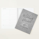 Agenda Planner de Casamento Moderno Silver Sparkle Glitte<br><div class="desc">Planner de Brilho Silver Sparkle para Planejamento de Casamento. O caderno é perfeito para a noiva e o noivo planejando o casamento perfeito. Os nomes e a data no planejador podem ser personalizados. Entre em contato com o designer para obter itens correspondentes personalizados.</div>