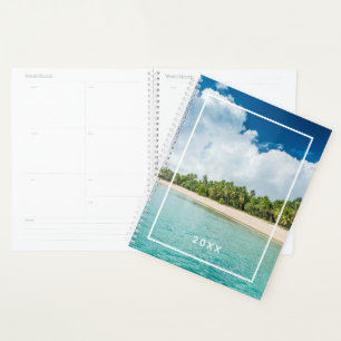 Agenda Praia Tropical Cercada por Palmeiras
