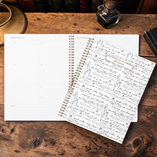 Agenda Presente Personalizado com Nome para Escritor (Personalized writer's planner with handwritten script.)