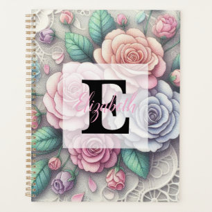 Agenda Rendas com flores monogramadas rosa roxo azul