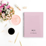 Agenda Rosa e Preto | Monograma moderno<br><div class="desc">Este design de planejador moderno apresenta um fundo cor-de-rosa,  com as suas iniciais em negrito texto preto para uma aparência simples e chique.</div>