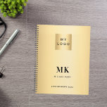 Agenda rubrica Dourada monograma preto 2026<br><div class="desc">Um fundo de aparência dourada,  texto preto. Personalize e adicione o seu logótipo,  as iniciais do monograma,  o nome e um ano de título (qualquer ano). Seu logotipo na frente e atrás. Espaço para o seu endereço no verso.</div>