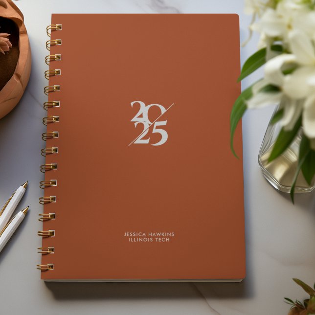 Agenda Saddle Brown Split Year Spiral Semanalmente (Criador carregado)