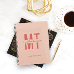 Agenda Script de Monograma de Framboesa Minimalista<br><div class="desc">Design com uma letra limitada,  com um monograma inicial com um simples script manuscrito minimalista.</div>