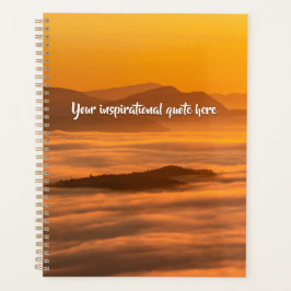 Agenda Seu texto personalizado sobe acima da paisagem neb