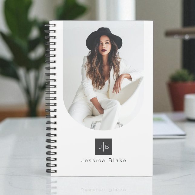 Agenda Stylish Modern Woman Entrepreneur Photo Monogram (Criador carregado)