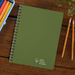 Agenda Tee de Golfe Verde Oliva Semanal Pessoal<br><div class="desc">Planeador anual de artigos de papelaria pessoal simples e limpo, com uma bola de golfe simples no gráfico ao longo de áreas de texto de tipografia minimalista com nome e ano personalizáveis. Planeador anual (12 meses) com vista a obter uma visão geral mensal aberta e planilhas de planeamento semanais. Contato...</div>