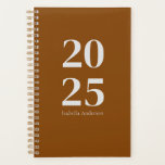 Agenda Terracotta Mínima Personalizada Mensal/Semanal<br><div class="desc">Mantenha-se organizado e na moda com nosso Planeador Mínimo de Terracotta Personalizado Mensal/Semanal. Este elegante planejador apresenta um cobrir de terracota elegante, perfeito para adicionar um toque de sofisticação à sua rotina diária. Dentro, você encontrará layouts mensais e semanais espaçosos projetados para ajudá-lo no planejamento pessoal ou comercial ou gerenciar...</div>