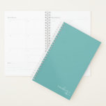 Agenda Turquesa Teal Minimalista Simples Personalizada<br><div class="desc">Notebook Personalizado Simples e Minimalista de Azul Elegante Turquesa Azul Elegante, com seu nome e ano na escrita moderna. Nosso planejador está aqui para ajudá-lo a atingir seus objetivos. Ele oferece uma maneira de se organizar e refletir sobre sua vida. Com um simples design, você pode usar este planejador para...</div>