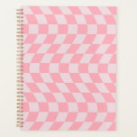 Agenda Verificação Wavy Retro Checkerboard Lilac Rosa Ver<br><div class="desc">Verificadores vermelhos legal em violeta pastel, roxo, lilás e cor-de-rosa pastel. Um bom design psicodélico retrô que te leva para a terra maravilhosa. Quadro de xadrez distorcido, ondulado, distorcido, cheques distorcidos, travesseiro de pré-disquete de estudante de dormitório distorcido.</div>