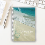 Agenda Viciado em Mar de Vitamina em Praia Tropical<br><div class="desc">Acompanhe seus importantes encontros, eventos e encontros com o lindo Trpical Beach Vitamin Sea Planner. Este tema trópico do calendário semanal de 12 meses apresenta uma fotografia cênica de um oceano azul-aqua e uma praia de areia com uma palmeira branca enfeitando a esquina com turquesas. Faz uma ideia perfeita para...</div>