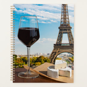 Agenda Vidro de vinho com queijo ceroso na torre Eiffel