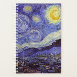 Agenda Vincent Van Gogh Starry Night Vintage Fine Art<br><div class="desc">Vincent van Gogh Starry Night Fine Art Painting Starry Night Starry Night é uma pintura do artista poste-impressionista holandês Vincent van Gogh. O céu azul à noite está cheio de nuvens, estrelas e uma lua crescente brilhante. A Noite Estrelada é a única noturna na série de visões da janela do...</div>