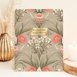 Agenda Vintage Romântico Nome Personalizado Botânico Flor<br><div class="desc">Este elegante design apresenta um padrão botânico inspirado na safra com flores brancas e cor-de-rosa suaves, colocadas sobre um fundo esticado. Os intrincados detalhes florais lhe dão um eterno e um toque clássico, enquanto a elegante placa dourada acrescenta um toque personalizado. Perfeito para profissionais, estudantes ou qualquer pessoa que aprecie...</div>
