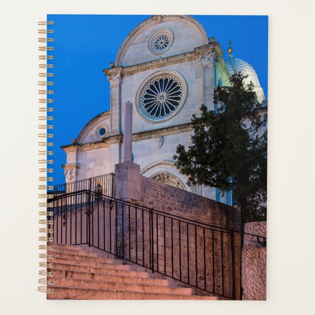 Agenda Visão noturna das escadas e da igreja em Split, Cr (Frente)