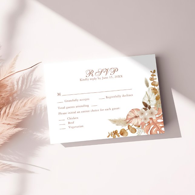 Agradecimento Cartão RSVP de Casamento de Grama de Pampas Floral (Modern Boho Floral Pampas Grass Wedding RSVP Card on a white table.)
