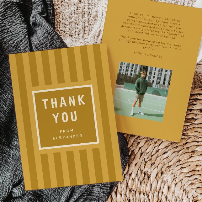 Agradecimento de Formatura Listras Amarelas Modern (modern yellow sporty stripes graduation thank you card)