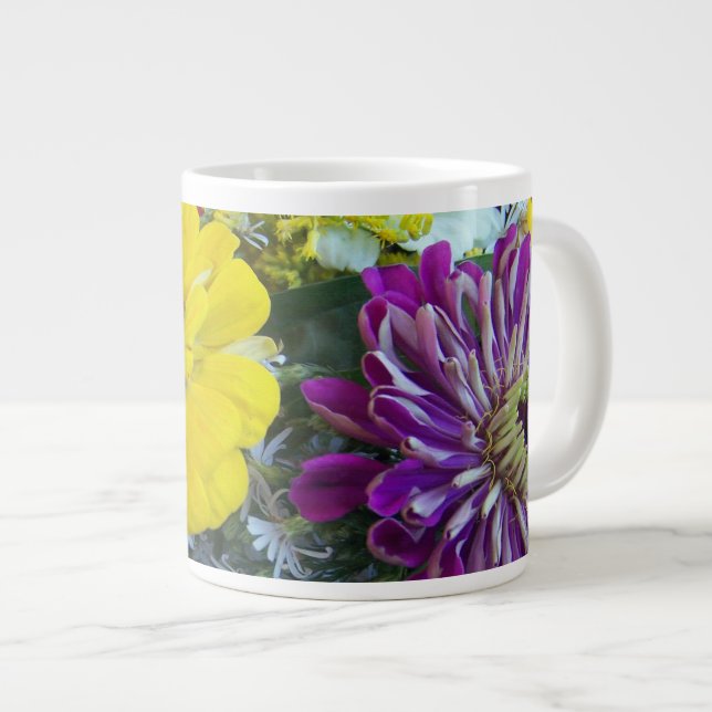 Agricultores comercializam canecas (Frente Esquerda)