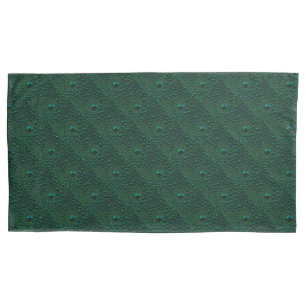 Água cai no metal verde