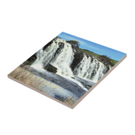 Águas Fluindo de Hopkins Falls
