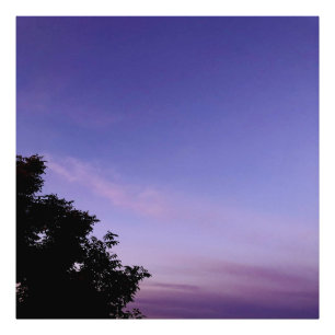 Alarmes estéticos de fotos no céu roxo
