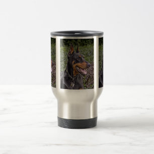 Alegria do Doberman! Caneca de viagem