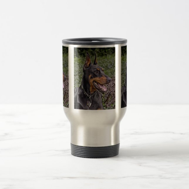 Alegria do Doberman! Caneca de viagem (Centro)