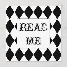 Alice na praça do Harlequin no convite para Wonder