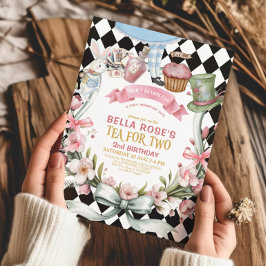 Alice no Convite para segundo aniversário de flor 