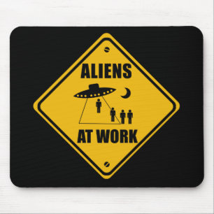 Aliens no sinal do trabalho - Mousepad