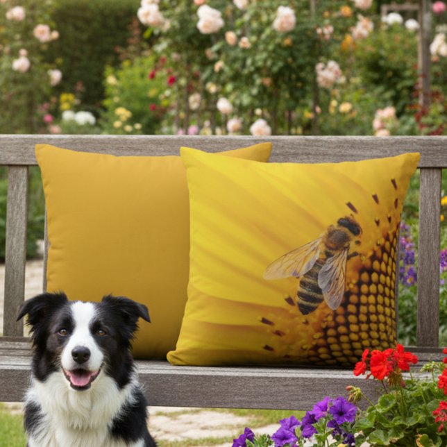 Almofada 16x16 Girassol Amarelo e Travesseiro exterior de a (Yellow outdoor pillow for beekeepers and bee lovers.)
