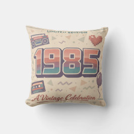 Almofada 1985 Vintage Birthday Throw Pillow | Limited