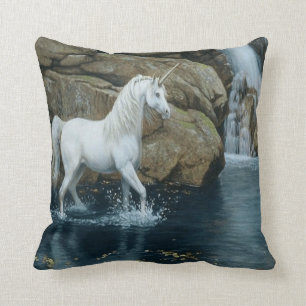 Almofada #4-Unicorn e cachoeira