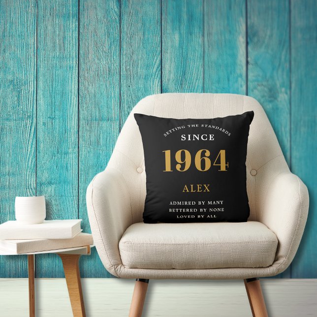 Almofada 60º Aniversário Nome 1964 Chic Preto Dourado Elega (60th Birthday Special 1964 Born Black Gold Chic Elegant Throw Pillow - Perfect for Home Décor.)
