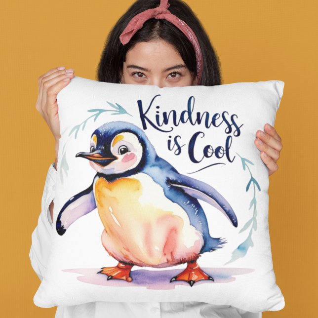Almofada A bondade é o Travesseiro decorativo pinguim Legal (Encourage kindness with this cute penguin, "Kindness is cool" throw pillow! )