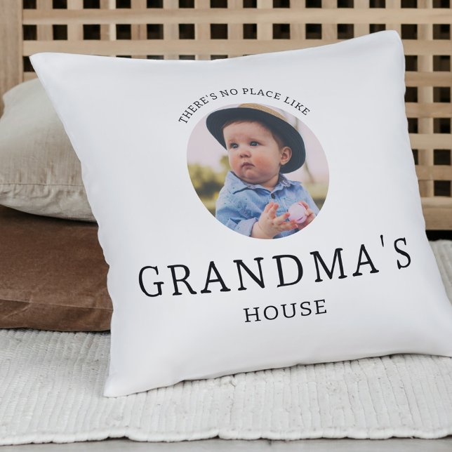 Almofada A casa da vovó mantém a foto em preto e branco (Grandma's House Keepsake Black and White Photo Throw Pillow)
