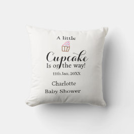 Almofada A little cupcake is on its way baby shower name da
