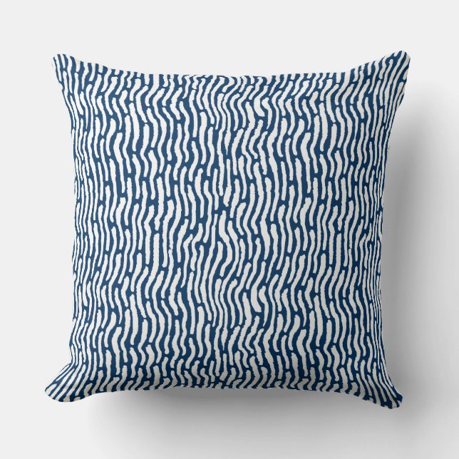 Almofada Abstrato Shibori Style Stripes - Branco sobre Azul (Frente)