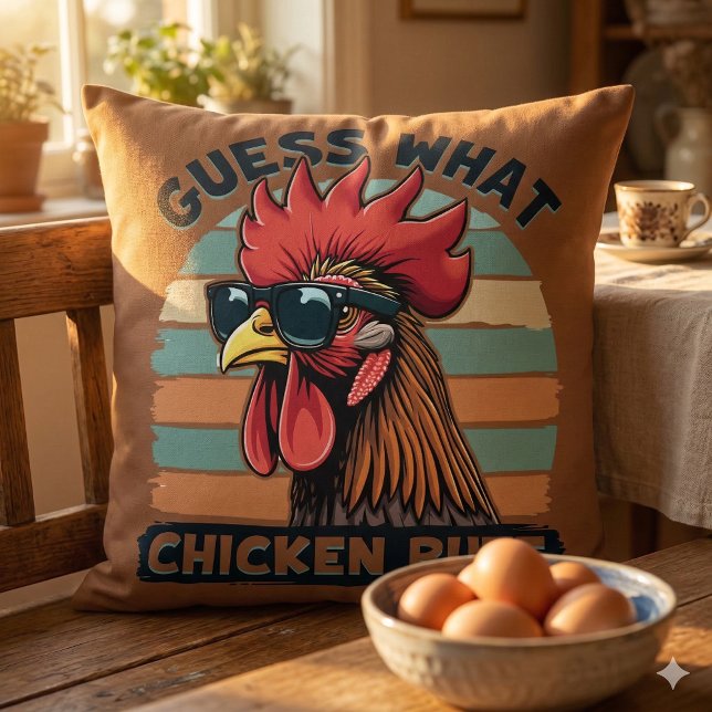 Almofada Adivinha Que Bumbum De Frango Engraçado Rooster (Guess What Chicken Butt Funny Retro Rooster Throw Pillow Mockup D)