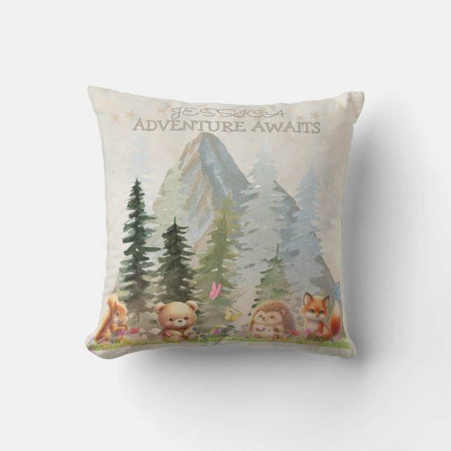 Almofada Adventure Awaits Personalized Rustic Forest Animal (Frente)