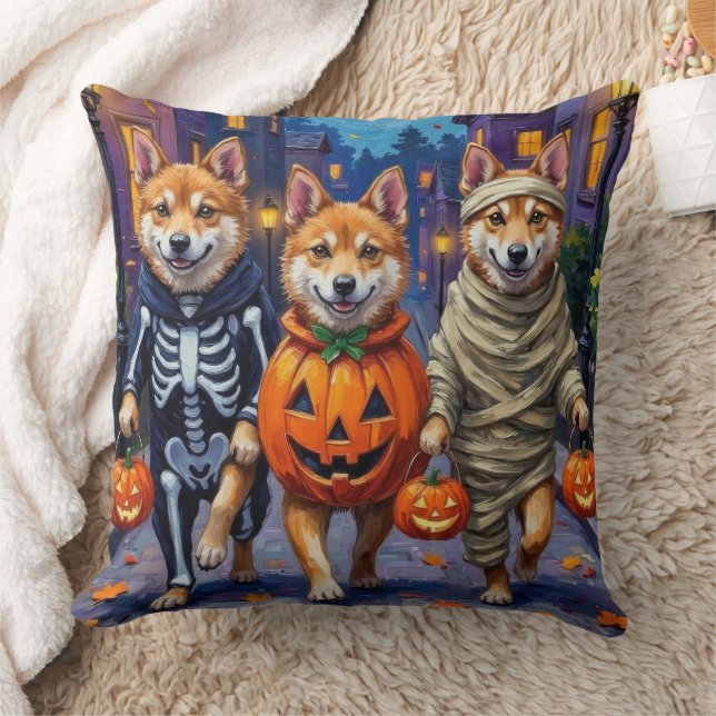 Almofada Akita Dogs Trick-or-Tratating in Halloween Costume (Cobertor)