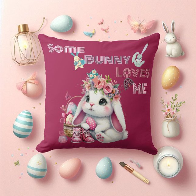 Almofada Algum Coelhhinho Me Ama Cesta Personalizada de Pri (Some Bunny Loves Me Whimsical Spring Basket Custom Throw Pillow)