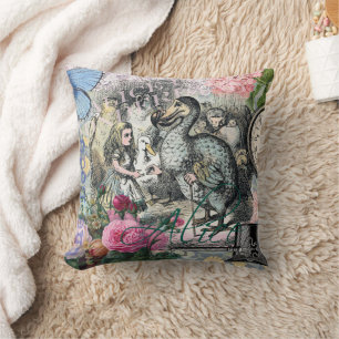 Almofada Alice Classic Wonderland Dodô Arte Tenniel
