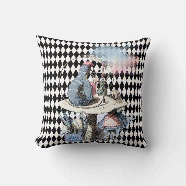 Almofada Alice e o Hookah fumando a panela (Frente)