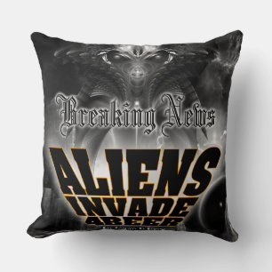 Almofada Aliens Invade 4 Beer Galaxy Attack
