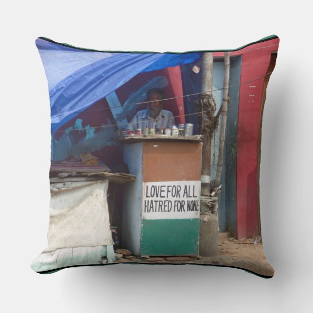 Almofada Ame para tudo, ódio para nenhuns, Chennai (Frente)