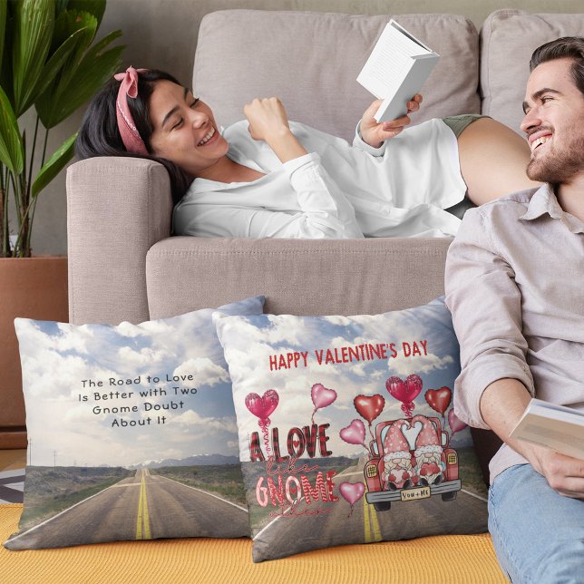 Almofada Amor Como Gnome Outro Feliz Dia Dos Namorados (Love Like Gnome Other Happy Valentines Day Throw Pillow)